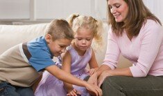 Con gần gũi mẹ dễ có tình yêu đẹp khi lớn